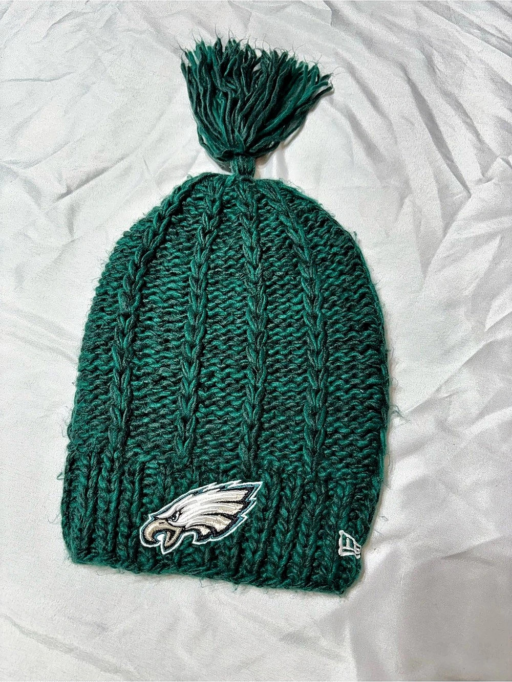 New Era Philadelphia Eagles New Era Women's Cable Cuffed Knit Hat with Pom Cable